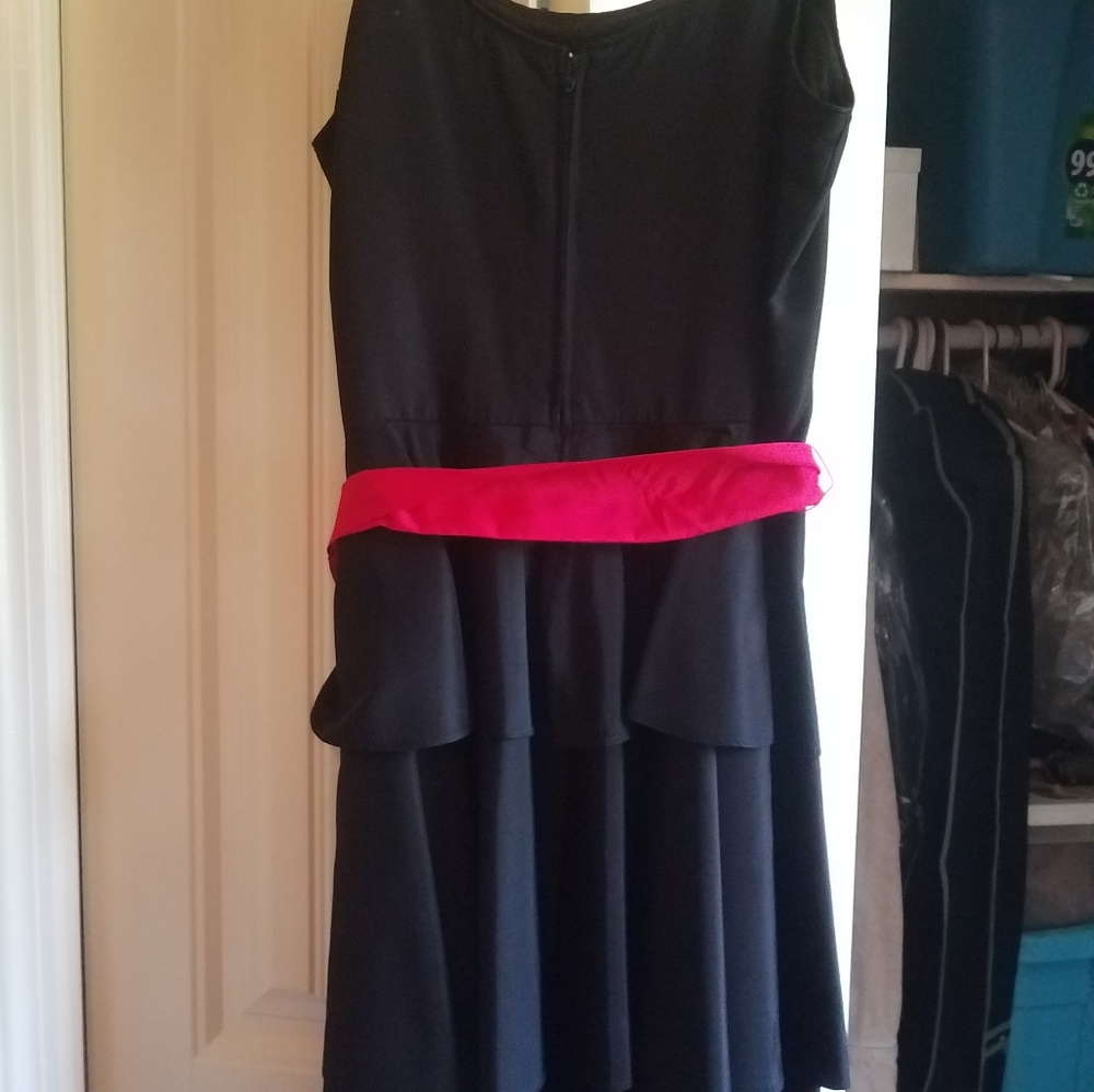 Dress - Picture 2 of 3